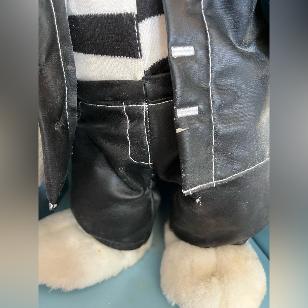 New Vintage Spencers ELVIS PRESLEY BEAR “Jailhouse Rock”In Box White Teddy Bear - Picture 8 of 10